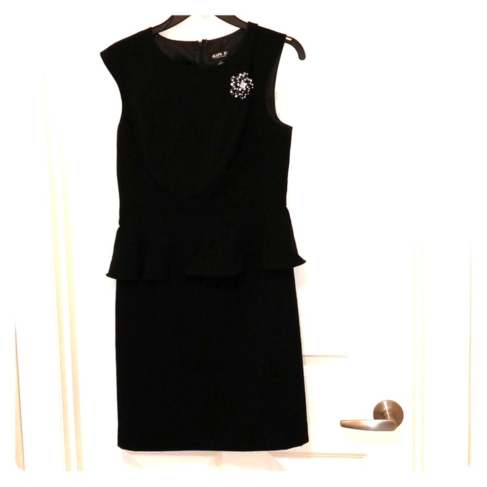 Black pendant dress